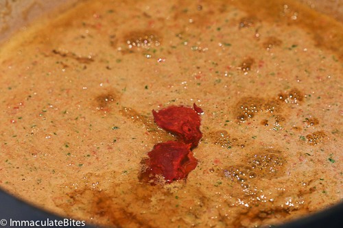 Liberian chicken gravy