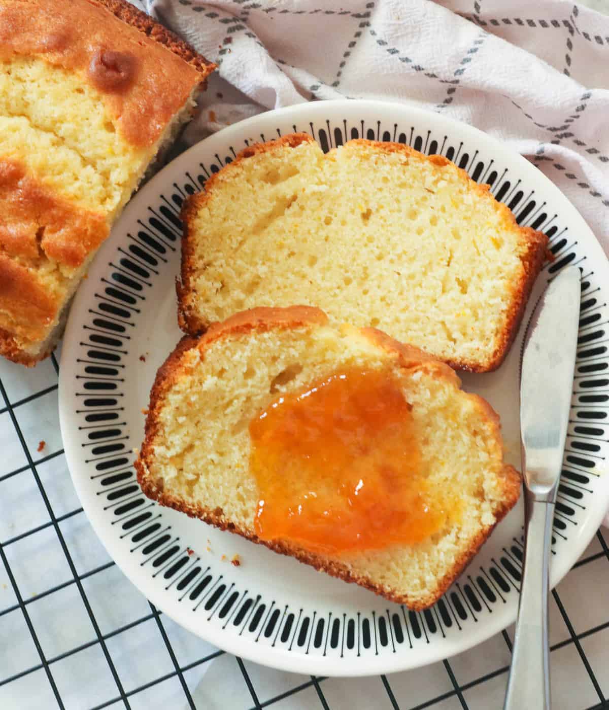 French Yogurt Cake (Gâteau Au Yaourt)