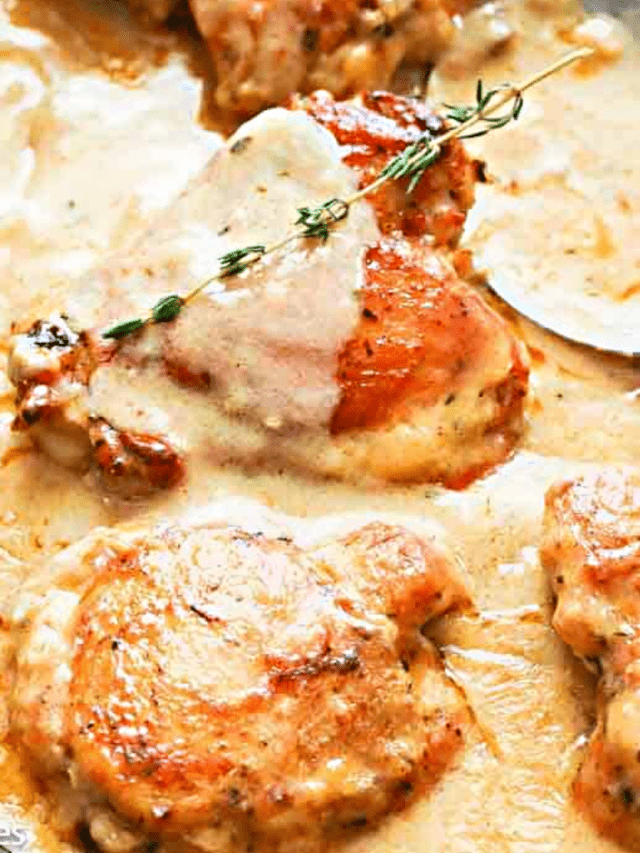 Easy Creamy Smothered Chicken and Gravy Recipe - Chef Lola's Kitchen