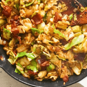 Healthy & Flavorful Fried Cabbage with Garlic and Bacon