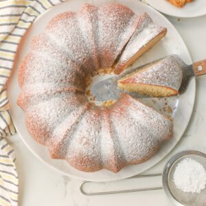 Gorgeous and insanely moist cold oven pound cake