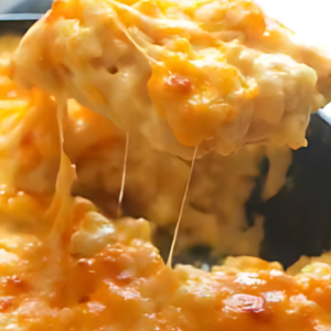 Creamy Baked Mac and Cheese for Thanksgiving