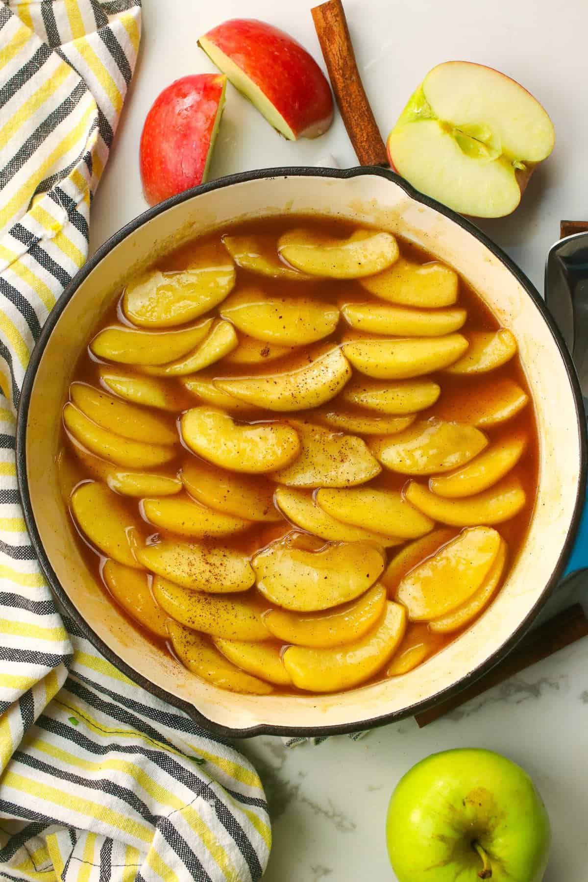 A skillet full of deliciously fried apples